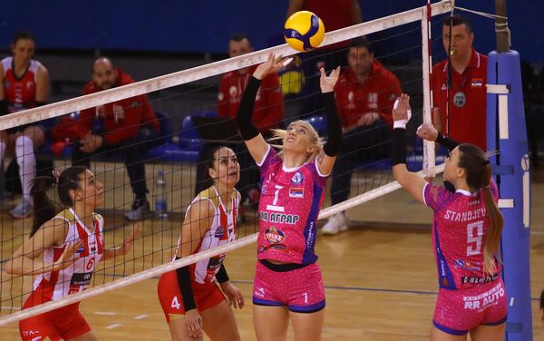 ODBOJKAŠICE LAJKOVAČKOG ŽELEZNIČARA POBEDILE ZVEZDU I ZADRŽALE PRVO MESTO
