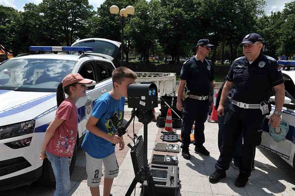 Valjevo-vesti-Objektiva.rs-Foto-Dragan-Krunic-takticko-tehnicki-zbog-dete-dvogled-04-06-2023.