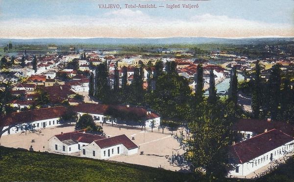 Stare-razglednice-Valjeva-sa-pogledom-na-kasarnu-na-Ilidzi-1-izvor-Facebook-prenosi-Objektiva.rs